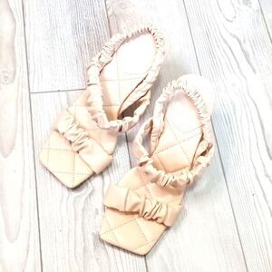 (69-3883) Ermonn Sandals Sz 7.5